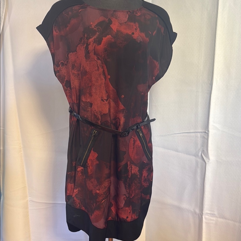 Mossimo Red & Black Raglan Sleeve Mini Dress Med, zippered pockets & belt.